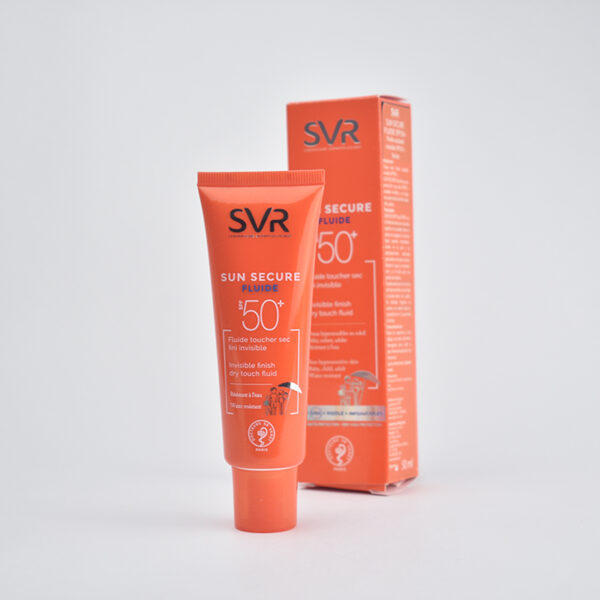 Sun Secure Fluido Invisible SPF50+ 50 ml, de SVR es una crema que ofrece una protección solar muy alta en una textura súper fluida y seca al tacto.